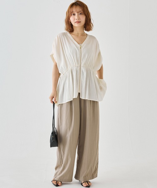 LAVEANGE(ラビアンジェ)の「フロントファスナーシアーブラウス(シャツ/ブラウス・レディース・ブラック/サックスブルー/オフホワイト・M/LL/3L/4L/5L)」の21枚目の写真