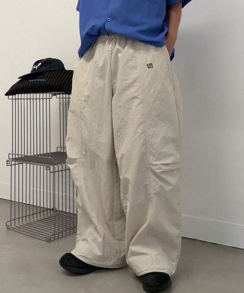 UNDERSTATEMENTs(アンダーステイトメント)の「【ユニセックス】ワンポイント刺繍ナイロンパンツ/セットアップ着用可(その他パンツ・メンズ・ブラック/アイボリー/ブラウン/グレー・SMALL/MEDIUM/LARGE)」の7枚目の写真