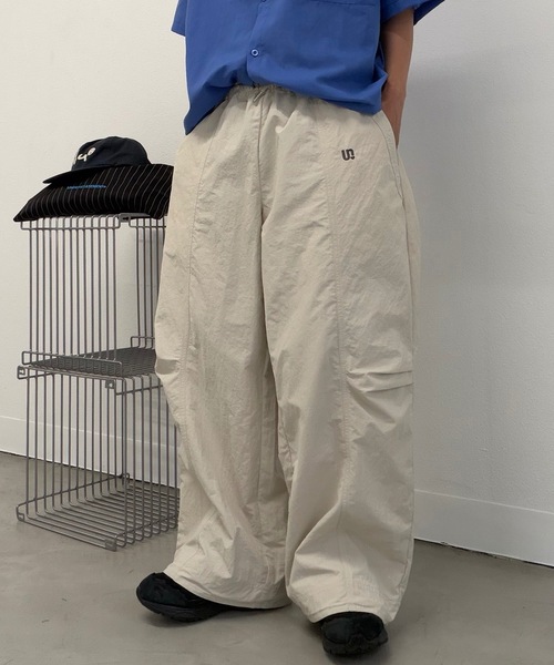 UNDERSTATEMENTs(アンダーステイトメント)の「【ユニセックス】ワンポイント刺繍ナイロンパンツ/セットアップ着用可(その他パンツ・メンズ・ブラック/アイボリー/ブラウン/グレー・SMALL/MEDIUM/LARGE)」の8枚目の写真