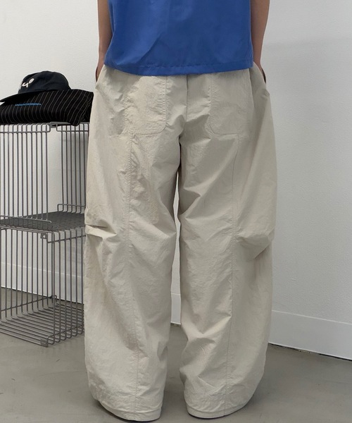 UNDERSTATEMENTs(アンダーステイトメント)の「【ユニセックス】ワンポイント刺繍ナイロンパンツ/セットアップ着用可(その他パンツ・メンズ・ブラック/アイボリー/ブラウン/グレー・SMALL/MEDIUM/LARGE)」の13枚目の写真