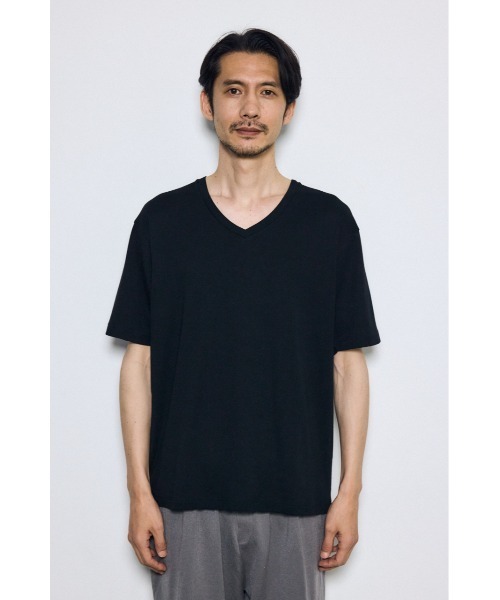 AZUL by moussy（アズールバイマウジー）の「超長綿フライスVネックTシャツ　半袖　春服　夏服　秋服　インナー（Tシャツ/カットソー・メンズ・ブラック/ホワイト/グレー・SMALL/MEDIUM/LARGE）」の18枚目の写真