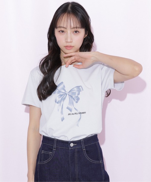 JILL by JILL STUART（ジルバイジルスチュアート）の「フォトジェニックリボンTシャツ（Tシャツ/カットソー・レディース・ブルー/ピンク/ホワイト系その他/ホワイト・FREE）」の5枚目の写真