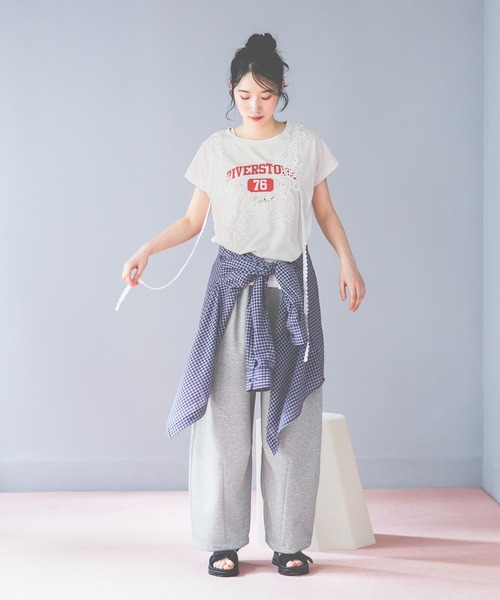 niko and...(ニコアンド)の「ヴィンテージグラフィックレースTシャツ(Tシャツ/カットソー・レディース・オフホワイト/ナチュラル/パープル/ダークブラウン・MEDIUM/LARGE)」の6枚目の写真