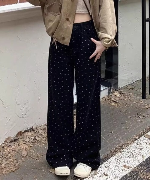 ViViDAY(ビビデー)の「小花柄デニムワイドパンツ(デニムパンツ・レディース・ブラック・M/S/L)」の3枚目の写真