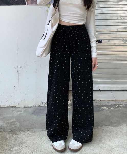 ViViDAY(ビビデー)の「小花柄デニムワイドパンツ(デニムパンツ・レディース・ブラック・M/S/L)」の14枚目の写真