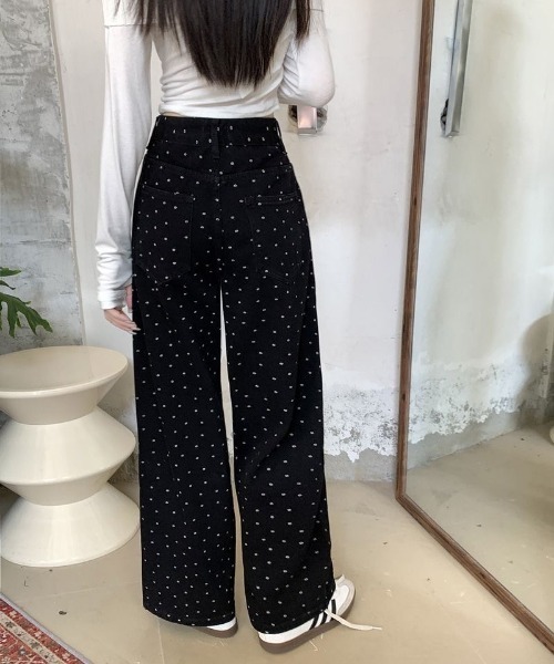 ViViDAY(ビビデー)の「小花柄デニムワイドパンツ(デニムパンツ・レディース・ブラック・M/S/L)」の11枚目の写真