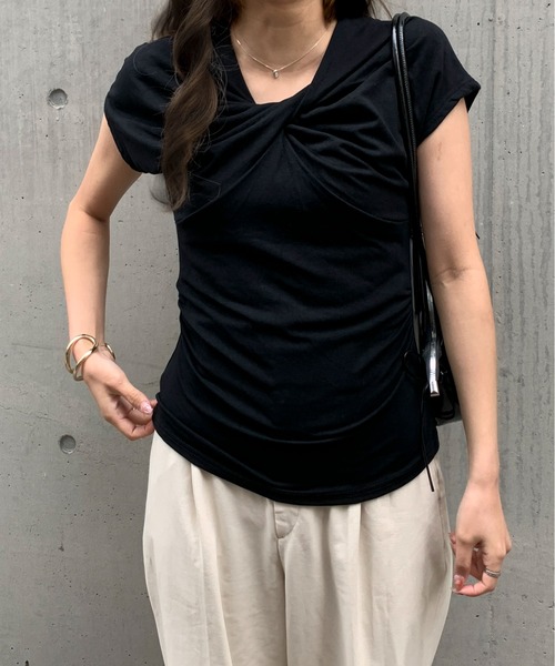 Maison Calme(メゾンカルム)の「【26年春夏新作】フロントツイストシャーリングコンパクトカットソー(Tシャツ/カットソー・レディース・ホワイト/グレー/ブラック・F)」の18枚目の写真
