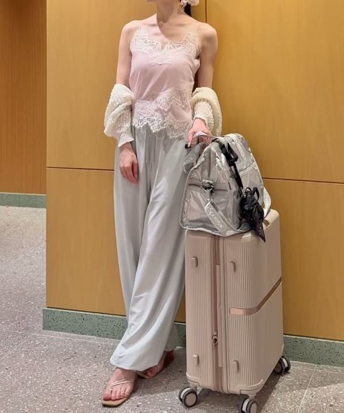 SNIDEL（スナイデル）の「レーストリムシフォンキャミソール（キャミソール・レディース・イエロー/ブラック/ピンクベージュ・F）」の21枚目の写真