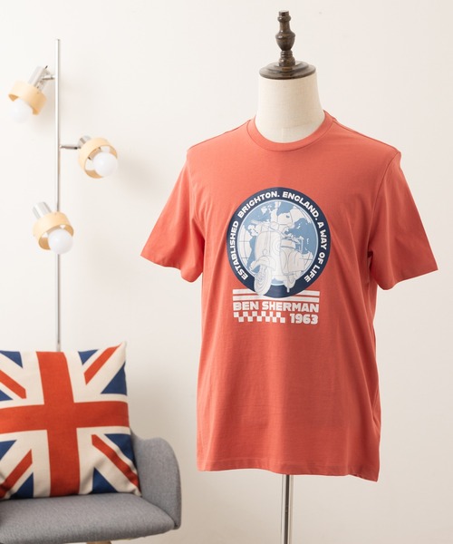 Ben Sherman(ベンシャーマン)の「ワールドスクーターTシャツ(Tシャツ/カットソー・メンズ・コーラル・MEDIUM)」の2枚目の写真