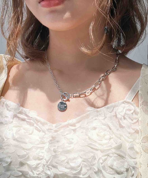 AS KNOW AS plus(アズノゥアズプラス)の「AS KNOW AS plusロゴプレート チェーンネックレス(ネックレス・レディース・シルバー/ゴールド・FREE)」の7枚目の写真