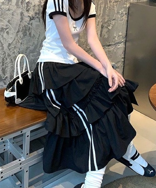 SHEENA(シーナ)の「サイドラインアシンメトリーティアードフリルスカート(スカート・レディース・ブラック・M)」の12枚目の写真
