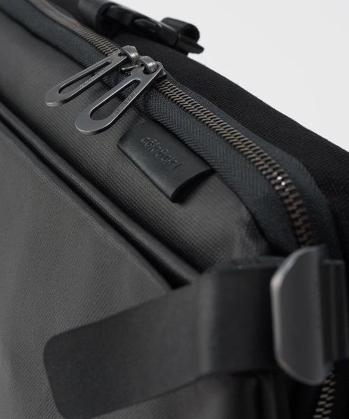 Cote&Ciel(コートエシエル)の「【cote&ciel/コートエシエル】 Riss Coated Canvas Black(ショルダーバッグ・メンズ・ブラック・FREE)」の5枚目の写真