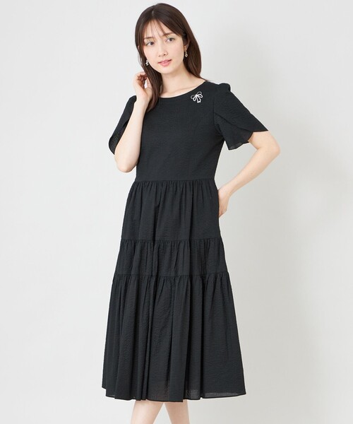 TO BE CHIC(トゥー ビー シック)の「ウェーブローン エアリーティアードドレス(ワンピース・レディース・ブラック/ライトブルー/チャコールグレー・40)」の2枚目の写真
