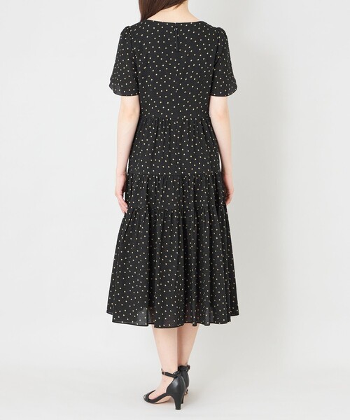TO BE CHIC(トゥー ビー シック)の「ウェーブローン エアリーティアードドレス(ワンピース・レディース・ブラック/ライトブルー/チャコールグレー・40)」の9枚目の写真