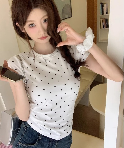 semuse（セミューズ）の「ドット柄シンプルTシャツ（Tシャツ/カットソー・レディース・ホワイト/ブラック・FREE）」の3枚目の写真