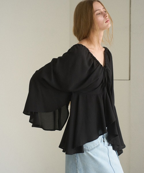 MIELI INVARIANT(ミエリインヴァリアント)の「Airy Ciffon Gather Blouse(シャツ/ブラウス・レディース・ホワイト/ブラック/レッド・FREE)」の2枚目の写真