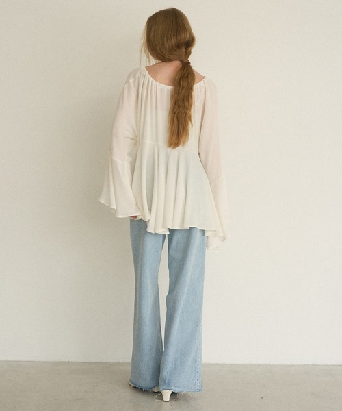 MIELI INVARIANT(ミエリインヴァリアント)の「Airy Ciffon Gather Blouse(シャツ/ブラウス・レディース・ホワイト/ブラック/レッド・FREE)」の22枚目の写真