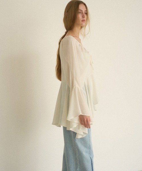 MIELI INVARIANT(ミエリインヴァリアント)の「Airy Ciffon Gather Blouse(シャツ/ブラウス・レディース・ホワイト/ブラック/レッド・FREE)」の6枚目の写真