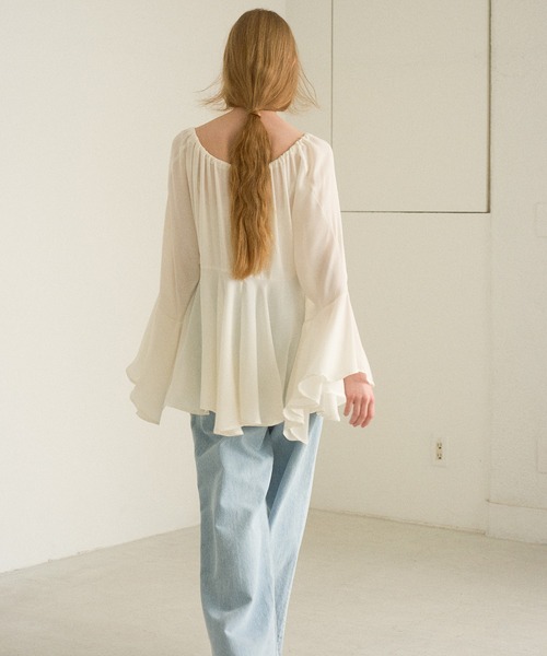 MIELI INVARIANT(ミエリインヴァリアント)の「Airy Ciffon Gather Blouse(シャツ/ブラウス・レディース・ホワイト/ブラック/レッド・FREE)」の7枚目の写真