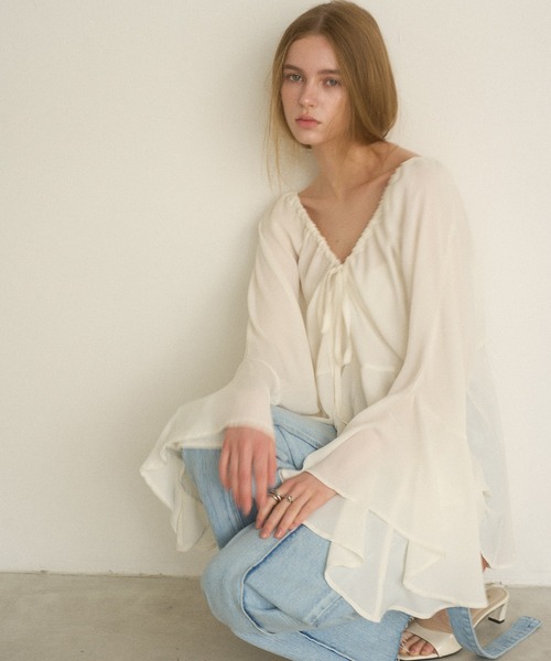 MIELI INVARIANT(ミエリインヴァリアント)の「Airy Ciffon Gather Blouse(シャツ/ブラウス・レディース・ホワイト/ブラック/レッド・FREE)」の19枚目の写真