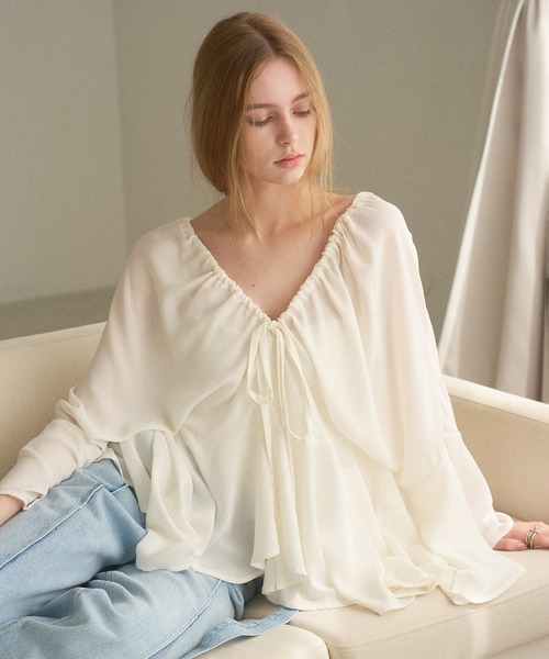 MIELI INVARIANT(ミエリインヴァリアント)の「Airy Ciffon Gather Blouse(シャツ/ブラウス・レディース・ホワイト/ブラック/レッド・FREE)」の8枚目の写真