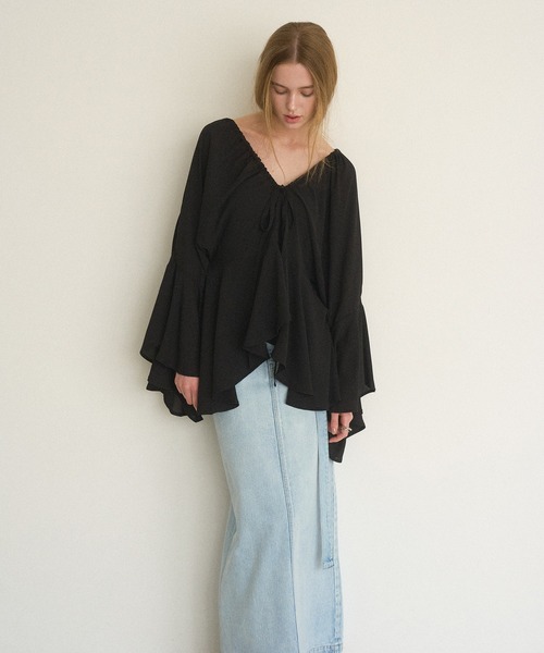 MIELI INVARIANT(ミエリインヴァリアント)の「Airy Ciffon Gather Blouse(シャツ/ブラウス・レディース・ホワイト/ブラック/レッド・FREE)」の12枚目の写真