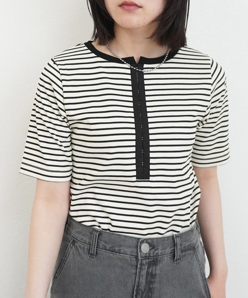 SELECT LEVERY(セレクトリベリー)の「配色ヘンリーネックTシャツ(Tシャツ/カットソー・レディース・チャコール/アイボリー/モカ/ブラック・MEDIUM)」の2枚目の写真