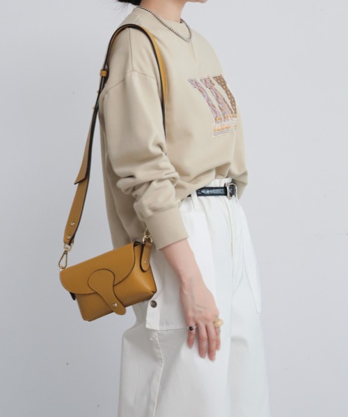 NOMBRE IMPAIR（ノンブルアンペール）の「ロゴワッペン付き裏毛　クルーネックプルオーバー（Tシャツ/カットソー・レディース・ベージュ/キャメル・FREE）」の5枚目の写真