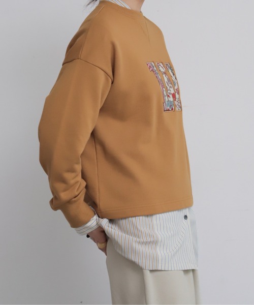 NOMBRE IMPAIR（ノンブルアンペール）の「ロゴワッペン付き裏毛　クルーネックプルオーバー（Tシャツ/カットソー・レディース・ベージュ/キャメル・FREE）」の15枚目の写真