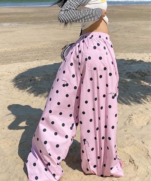 CANVAS+(キャンバスプラス)の「【CANVAS+】ドット柄ウエストゴムバギーパンツ(その他パンツ・レディース・イエロー/ピンク/ホワイト・M)」の1枚目の写真