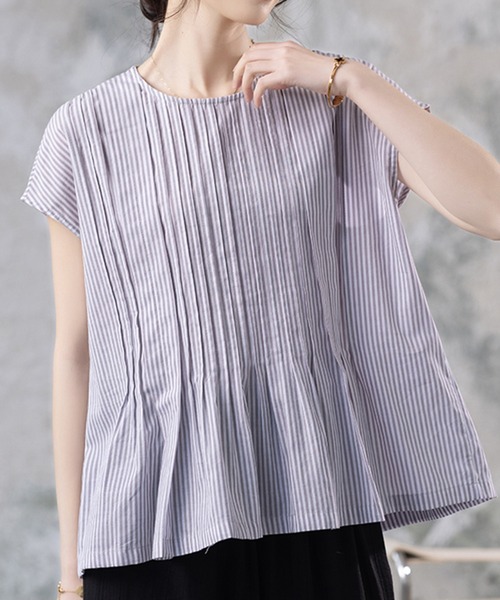 AMAJI(アマジ)の「ストライプ柄 フリルスリーブ ブラウス(シャツ/ブラウス・レディース・ライトブルー/グレー・SMALL/MEDIUM/LARGE/X-LARGE)」の1枚目の写真