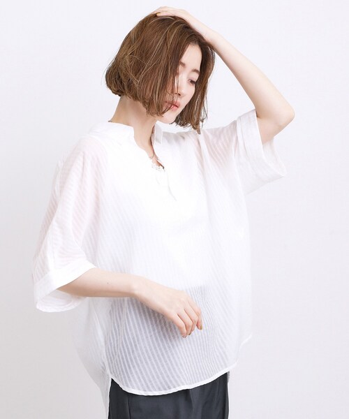 grove(グローブ)の「【洗濯機◎・体型カバー】ON/OFF使える、シアースキッパーシャツ(シャツ/ブラウス・レディース・オフホワイト/ブルー/ブラウン系その他/ブラック・02)」の1枚目の写真