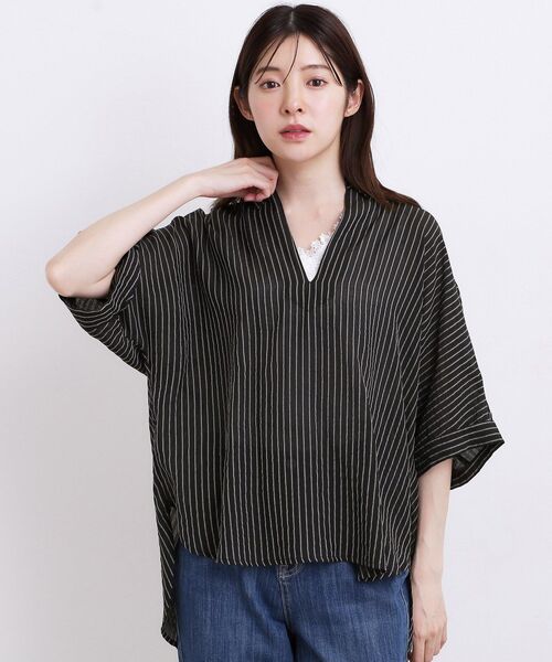 grove(グローブ)の「【洗濯機◎・体型カバー】ON/OFF使える、シアースキッパーシャツ(シャツ/ブラウス・レディース・オフホワイト/ブルー/ブラウン系その他/ブラック・02)」の2枚目の写真
