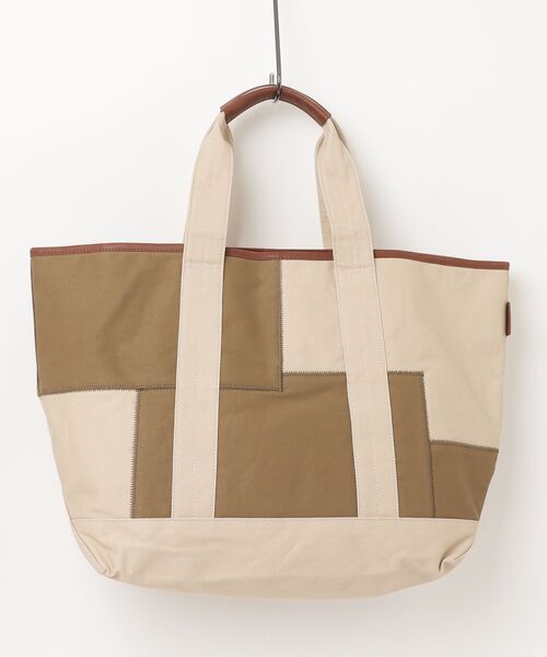 Banana Republic（バナナリパブリック）の「ワックスキャンバス & レザー ウィークエンドトート（トートバッグ・メンズ・ナチュラル・ONE SIZE）」の3枚目の写真