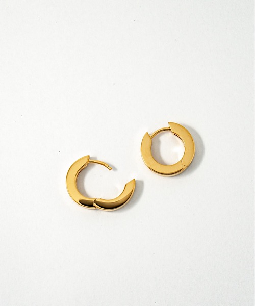 TOM WOOD(トムウッド)の「【TOMWOOD】Beck Huggies Gold ゴールド ピアス ユニセックス(ピアス(両耳用)・レディース・ゴールド・FREE)」の3枚目の写真