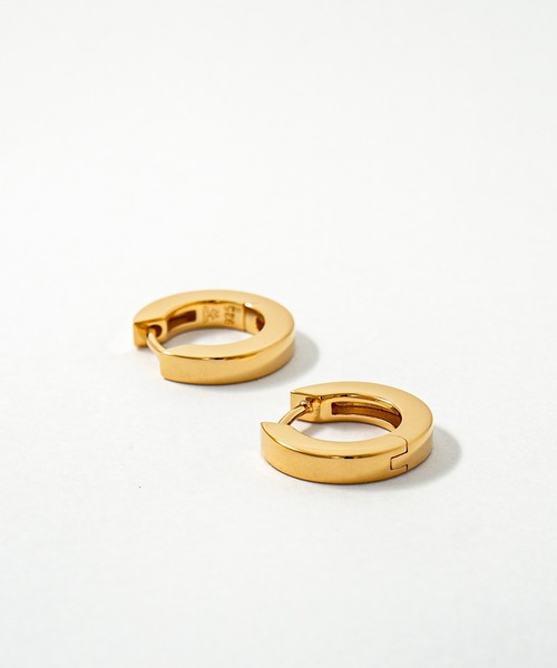 TOM WOOD(トムウッド)の「【TOMWOOD】Beck Huggies Gold ゴールド ピアス ユニセックス(ピアス(両耳用)・レディース・ゴールド・FREE)」の4枚目の写真