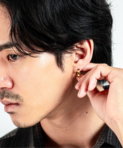 TOM WOOD(トムウッド)の「【TOMWOOD】Beck Huggies Gold ゴールド ピアス ユニセックス(ピアス(両耳用)・レディース・ゴールド・FREE)」の9枚目の写真
