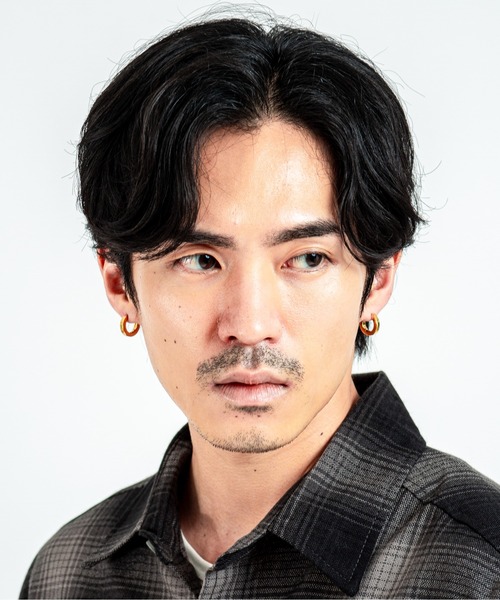 TOM WOOD(トムウッド)の「【TOMWOOD】Beck Huggies Gold ゴールド ピアス ユニセックス(ピアス(両耳用)・レディース・ゴールド・FREE)」の6枚目の写真