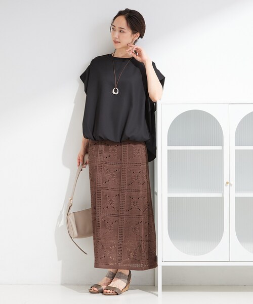SHOO・LA・RUE(シューラルー)の「【洗濯機可/体型カバー】インせずこなれる ふんわり裾バルーントップス(Tシャツ/カットソー・レディース・ダークブラウン/サックスブルー/ブラック/ナチュラル/ライトイエロー系・00)」の8枚目の写真