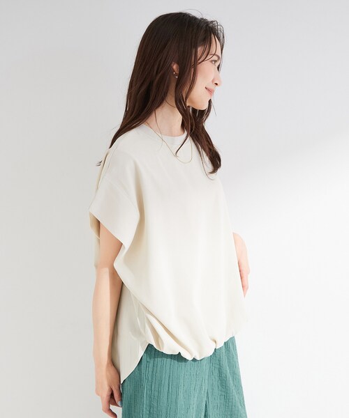 SHOO・LA・RUE(シューラルー)の「【洗濯機可/体型カバー】インせずこなれる ふんわり裾バルーントップス(Tシャツ/カットソー・レディース・ダークブラウン/サックスブルー/ブラック/ナチュラル/ライトイエロー系・00)」の22枚目の写真