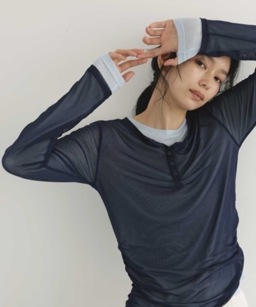 hellam(へラム)の「シアーヘンリーレイヤードトップス(Tシャツ/カットソー・レディース・ネイビー/ブラック/アイボリー/ブラウン・FREE)」の4枚目の写真