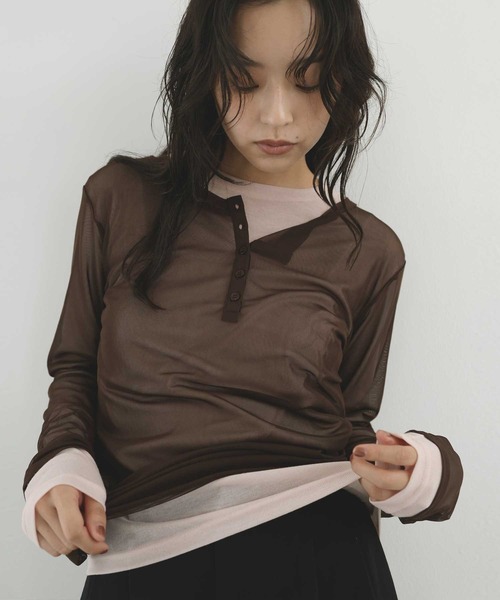 hellam(へラム)の「シアーヘンリーレイヤードトップス(Tシャツ/カットソー・レディース・ネイビー/ブラック/アイボリー/ブラウン・FREE)」の3枚目の写真