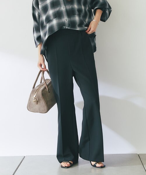 La boutique BonBon(ラブティックボンボン)の「【きれいめ美脚】フレアパンツ(その他パンツ・レディース・ブラック/ライトベージュ/ネイビー・38/36)」の16枚目の写真