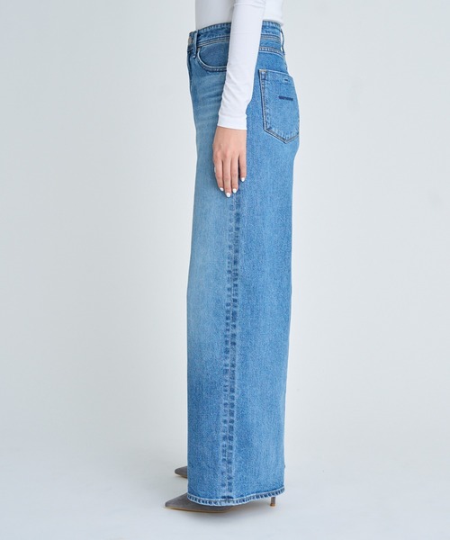 YANUK(ヤヌーク)の「バギーストレート"MARY"(デニムパンツ・レディース・サックスブルー・24inch/23inch/22inch/21inch/27inch/26inch/25inch)」の7枚目の写真