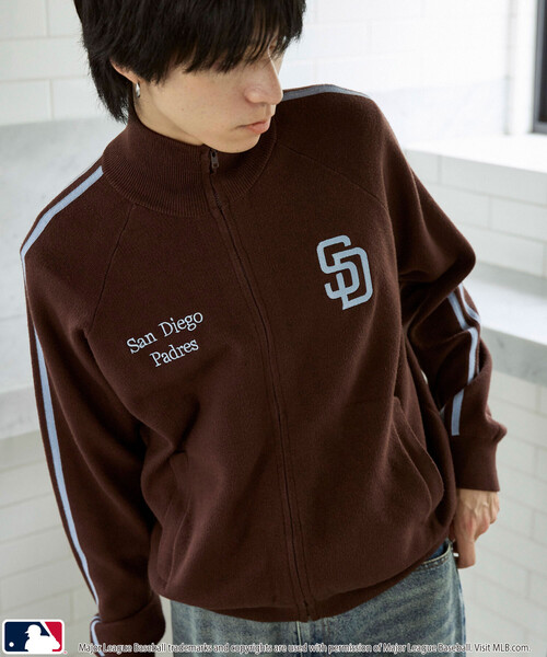PUBLUX(パブリュクス)の「PUBLUX/パブリュクス MLB TRACK KNIT JACKET(ジャージ・メンズ・ネイビー/サックスブルー/ブラウン・MEDIUM/SMALL/LARGE)」の4枚目の写真