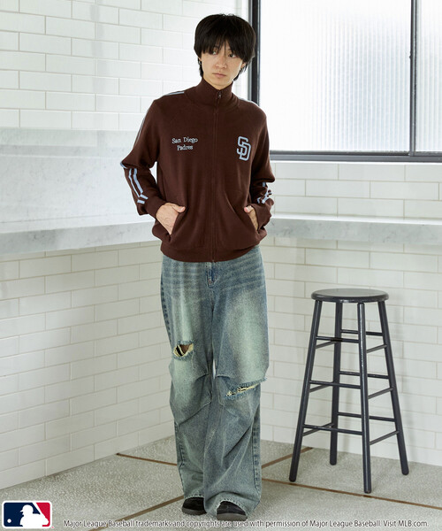 PUBLUX(パブリュクス)の「PUBLUX/パブリュクス MLB TRACK KNIT JACKET(ジャージ・メンズ・ネイビー/サックスブルー/ブラウン・MEDIUM/SMALL/LARGE)」の8枚目の写真