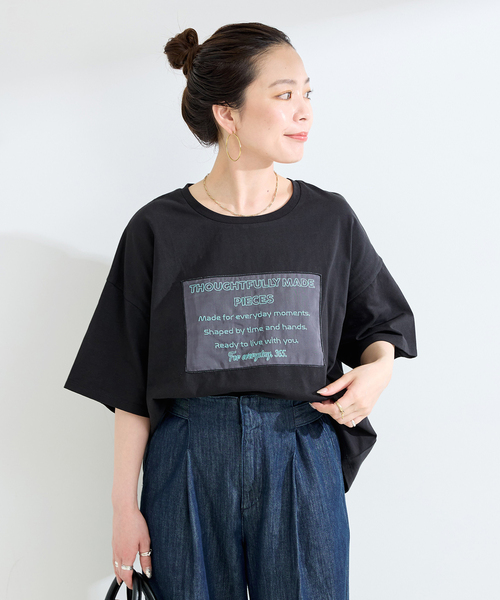 B.C STOCK(ベーセーストック)の「手洗い可 / ハーフスリーブオーガンジーロゴ刺繍TEE(Tシャツ/カットソー・レディース・ブラウン/ブラック/ライトグレー・FREE)」の7枚目の写真