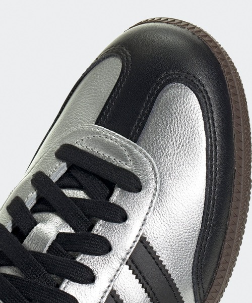 Chick(チック)の「adidas/アディダス adidas SAMBA OG スエード レザースニーカー オリジナル(スニーカー・メンズ・シルバー・23)」の2枚目の写真