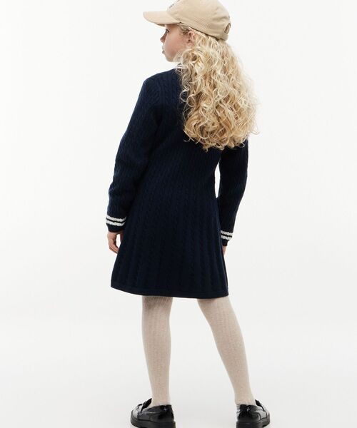 TOMMY HILFIGER(トミーヒルフィガー)の「PEANUTS COLLECTION ケーブルワンピース(ワンピース・キッズ・ネイビー・150cm)」の4枚目の写真