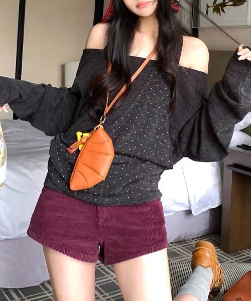 Vipoa(ヴィポア)の「ドットレイヤーオフショルトップス(Tシャツ/カットソー・レディース・チャコールグレー/ブラウン・FREE)」の1枚目の写真